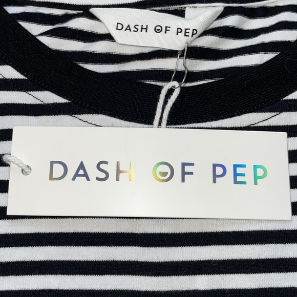 NWT.  Women’s size Medium Stripe black & white t-shirt. - Picture 4 of 6